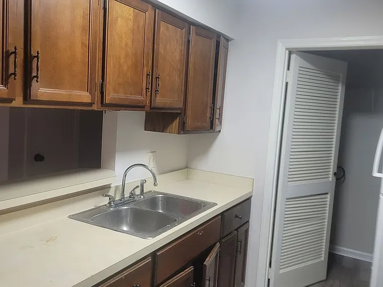 1401 Elmtree Rd #A — Photo 5