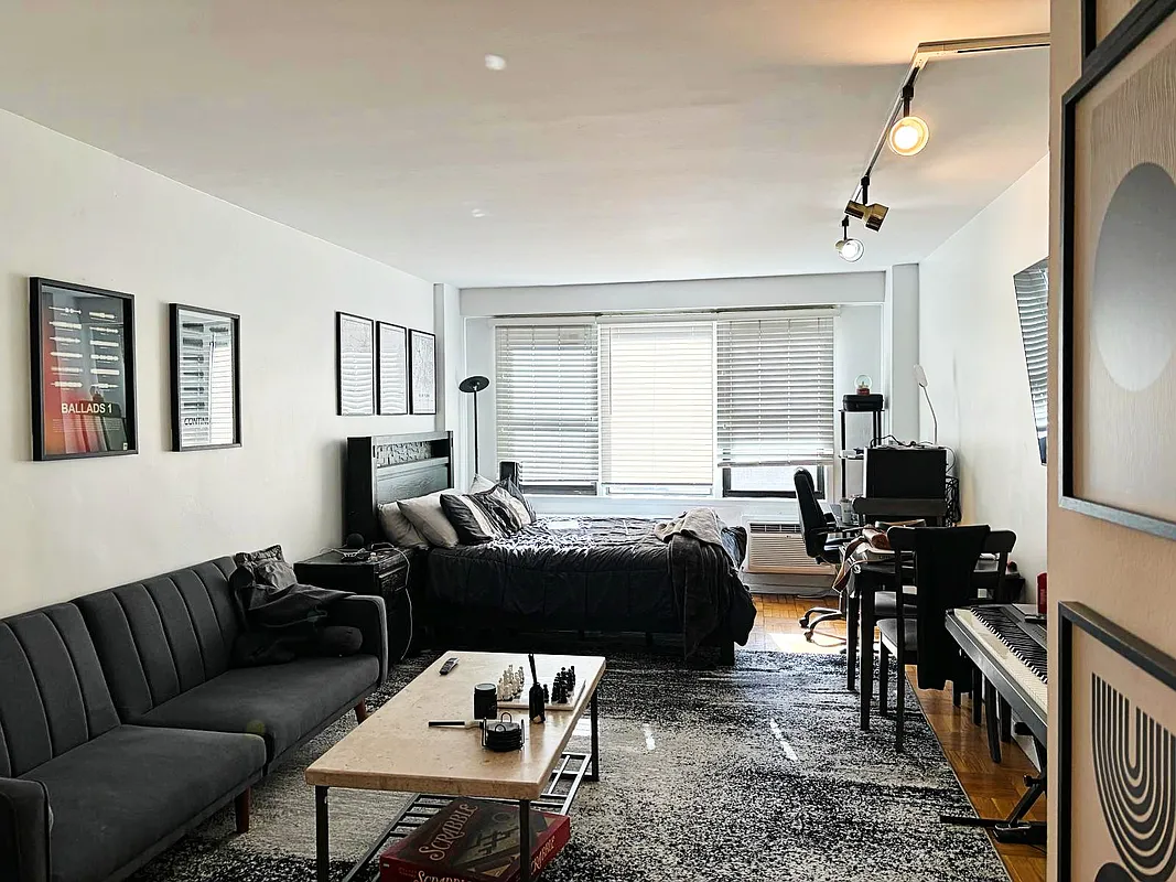 220 East 54th St Unit 8L