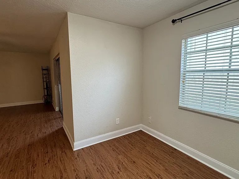 205 Lewfield Cir #205 — Photo 9