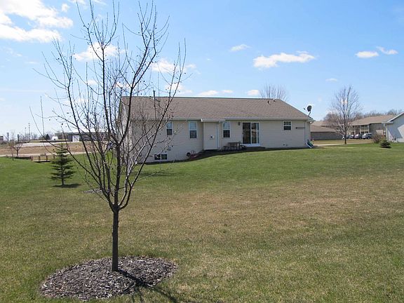 3rd image of W7052 Buttercup Ct