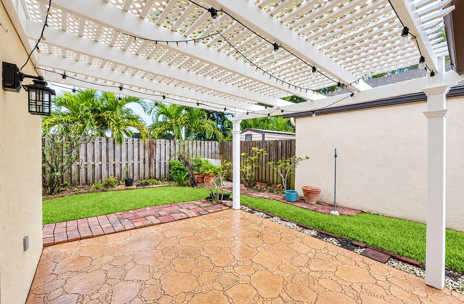 3 bed, 2.0 bath, 1471 sqft, $3,500 — Photo 3