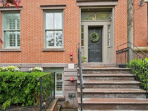 3rd image of 72 Essex St APT 1