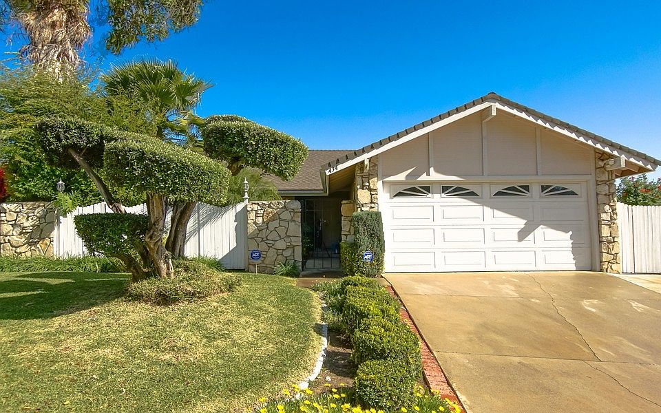 1st image of 434 N Del Sol Ln