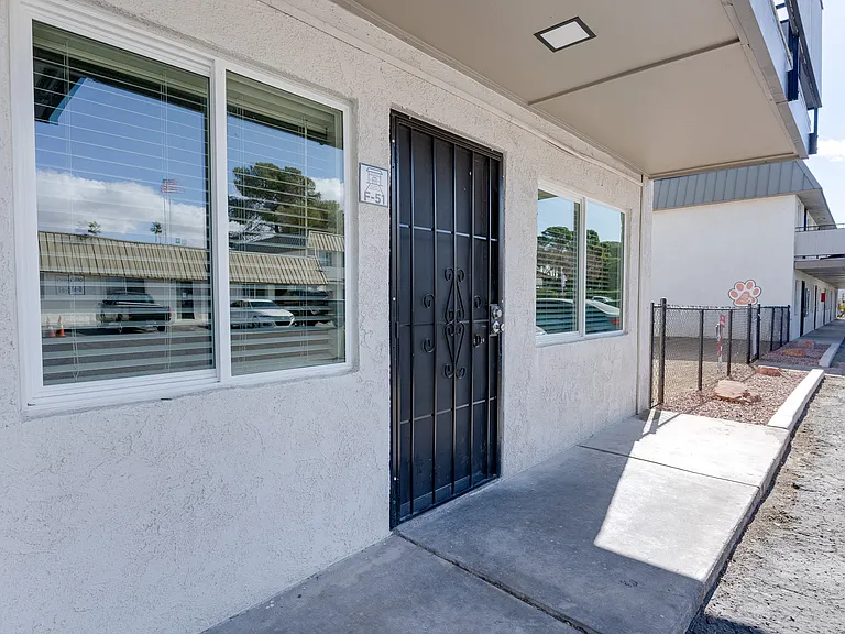 Red Rock Cove Apartments — Photo 35