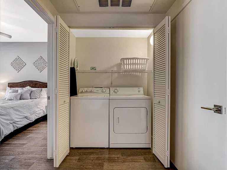Copper Creek Apartments — Photo 15