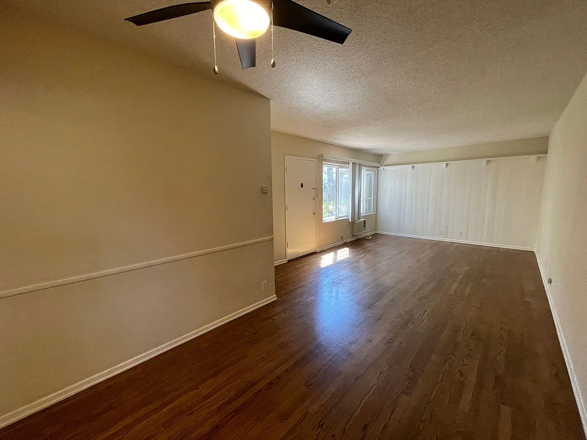 Building Photo - 4239 Tujunga Ave