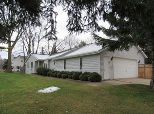 111 Alpine Dr, Green Bay, WI 54302