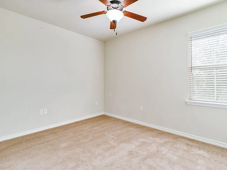9613 Maurice Ave — Photo 32