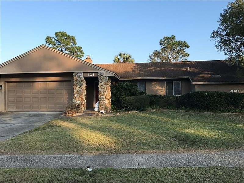 1st image of 221 Twelve League Cir