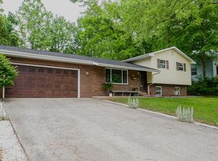 32 Hickory Hill Ln, Glen Carbon, IL