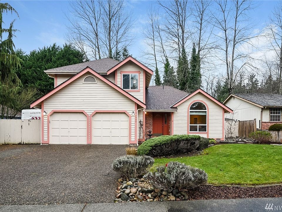 Great Neighborhood Walking Distance to Kentwood HS & Mattson Middle School. Backing to Greenbelt Open Space for Privacy and Seclusion. Highly Desirable Emerald Downs Neighborhood with Large Lots!