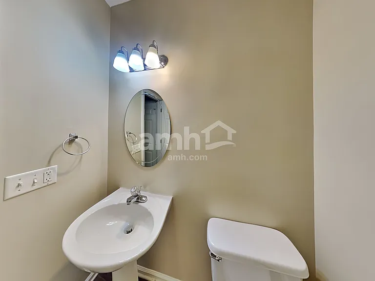 2321 Devonshire Dr — Photo 8