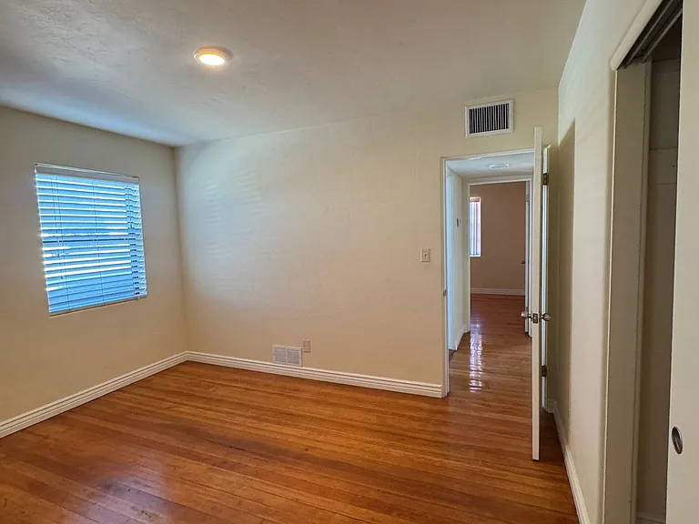 902 S Fremont Ave — Photo 23