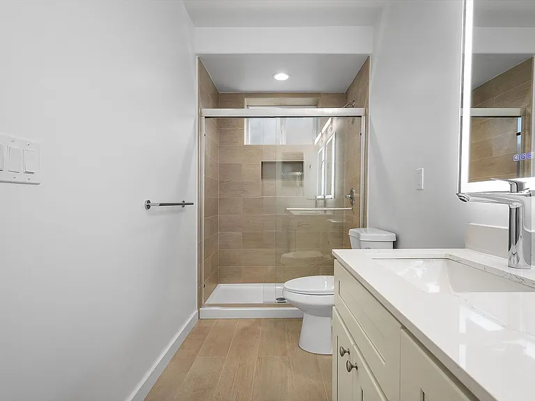 1533 Lafayette St #A — Photo 17