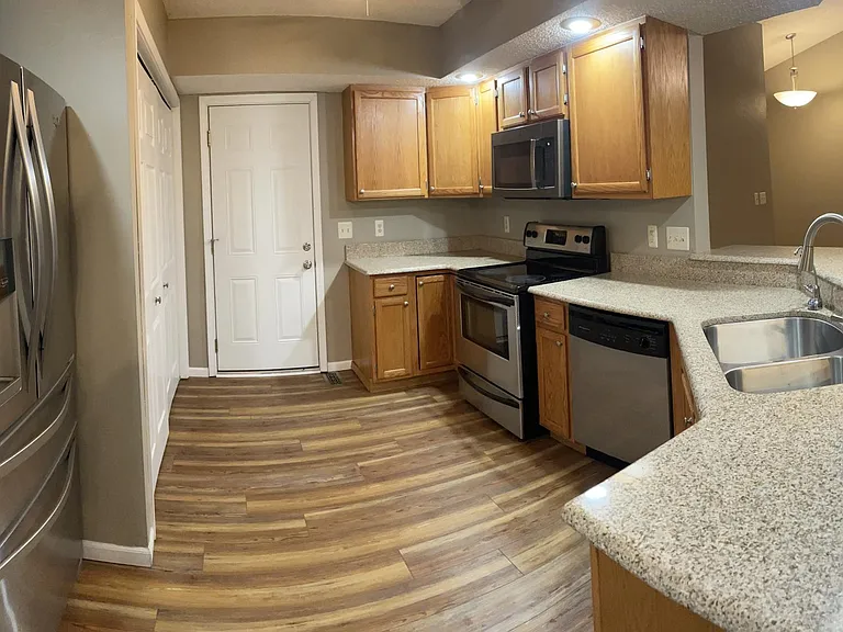 115 Spirea Point — Photo 42