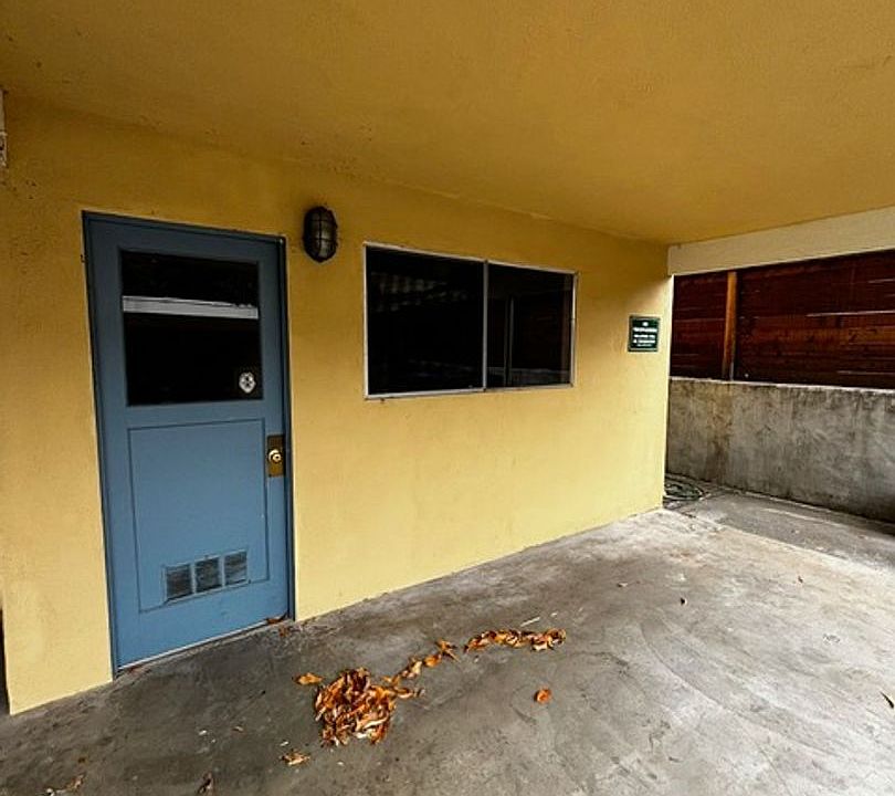 Building Photo 3