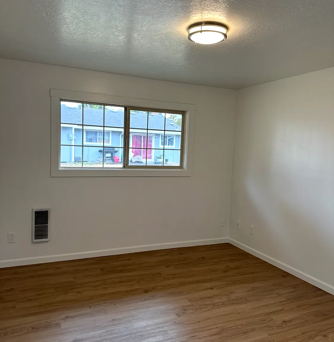2 bed, 960 sqft, $1,900 — Photo 1
