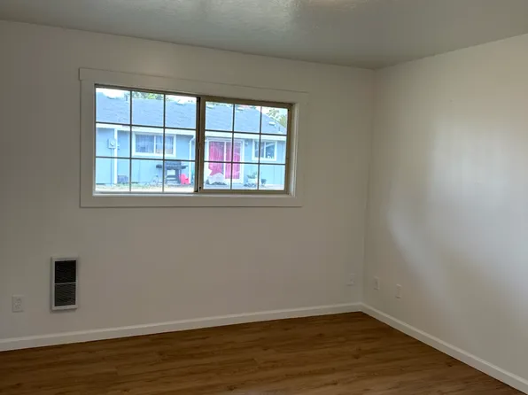 5007 NE Prescott St #5, Portland, OR 97218