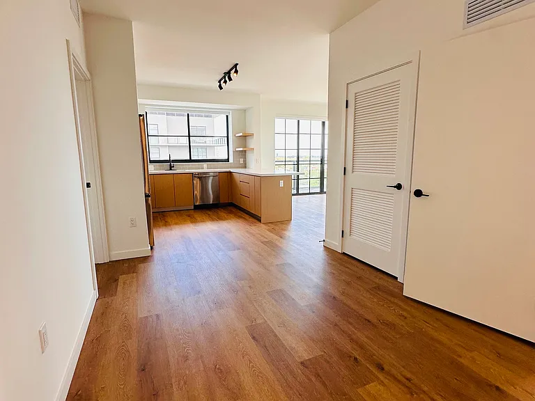 1648 NE 124th St #550 — Photo 6