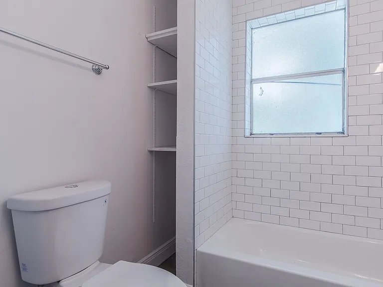 1119 S Mills Ave #A — Photo 20
