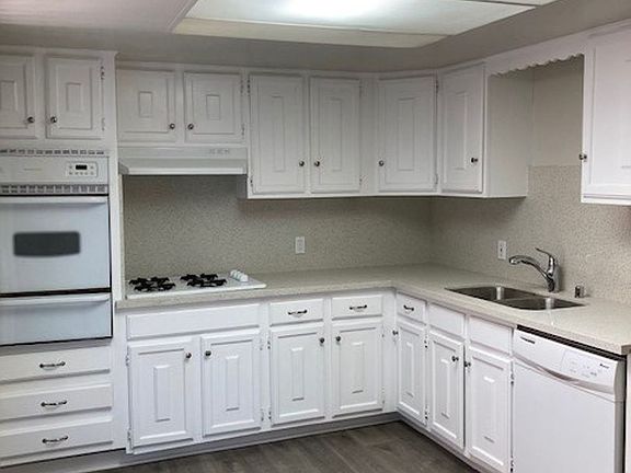 3rd image of 525 Temple Ave #525