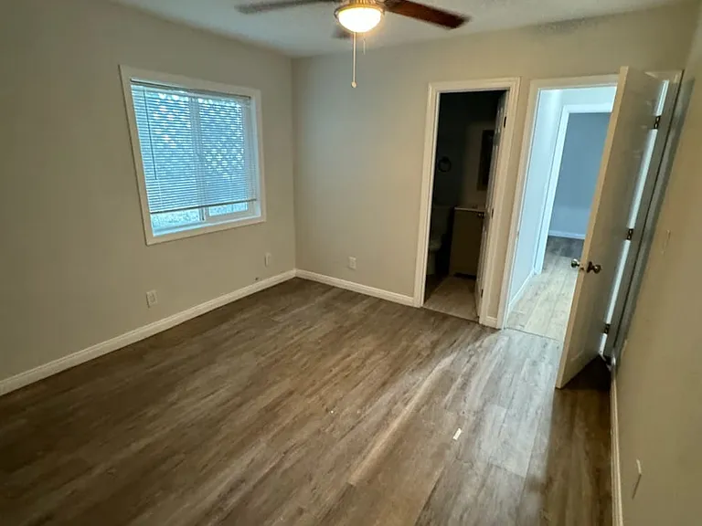 4928 Auburn Dr #B — Photo 10