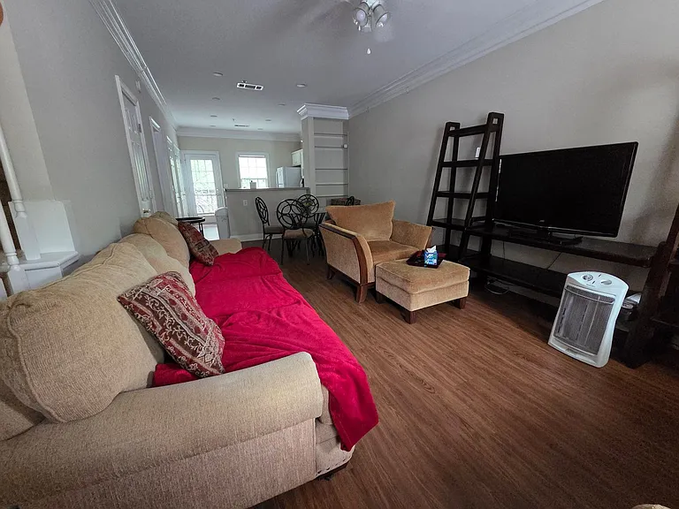 101 Woodlake Dr #406 — Photo 5