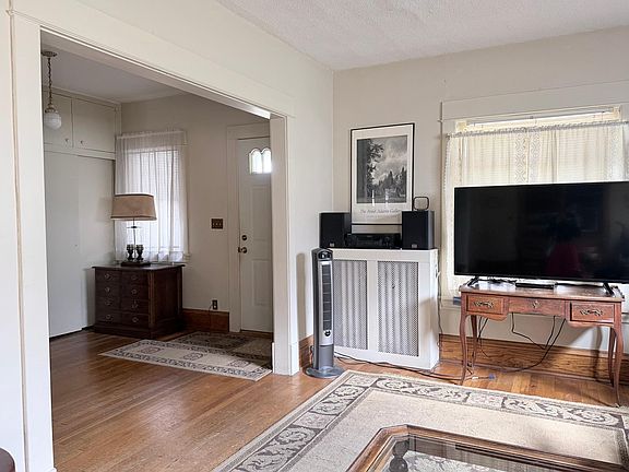 5th image of 1270 Randolph Ave