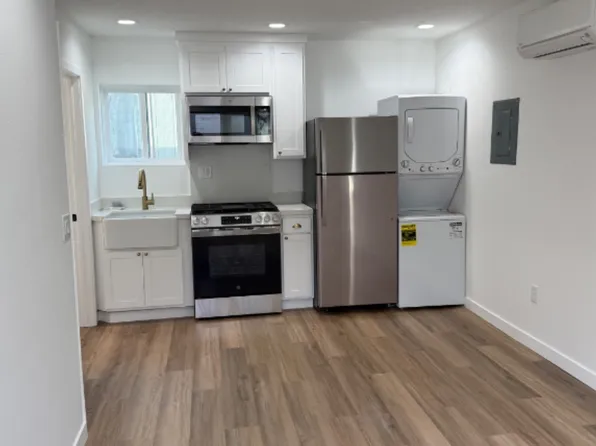 7056 W 85th St, Los Angeles, CA 90045
