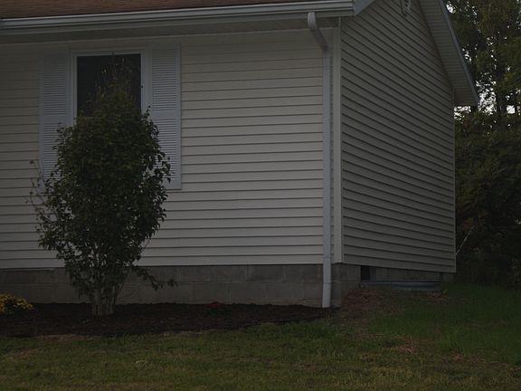 3rd image of 50 Golden Dr