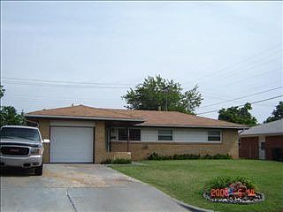 2nd image of 1405 NE 33rd St