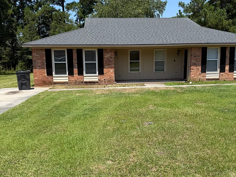 103 Ashwood Ct — Photo 1