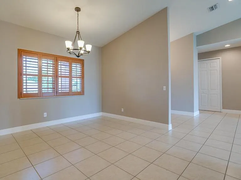 4539 SW 6th Pl — Photo 13