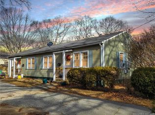 28 Atlanta Ct, Groton, CT 06340