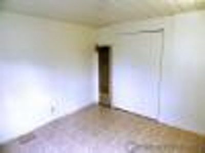 5th image of 1467 E Mound St APT 3