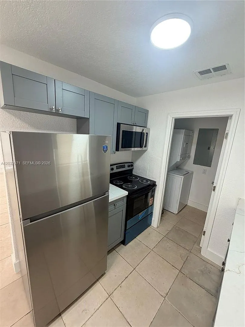 753 SW 3rd Place 753, Dania Beach, FL 33004 - 4924 — Photo 2