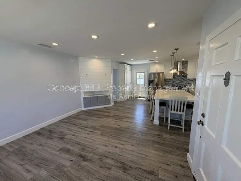 2287 Belmont Ave — Photo 4
