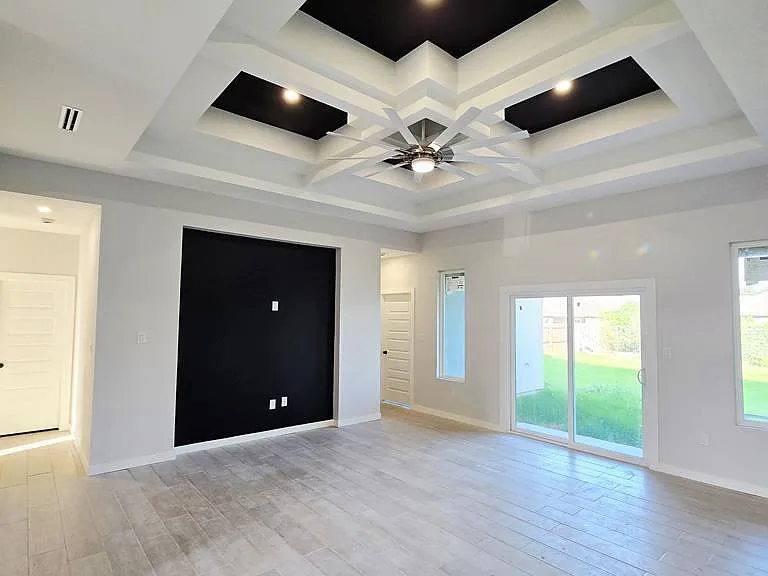 105 Republic Cir — Photo 4