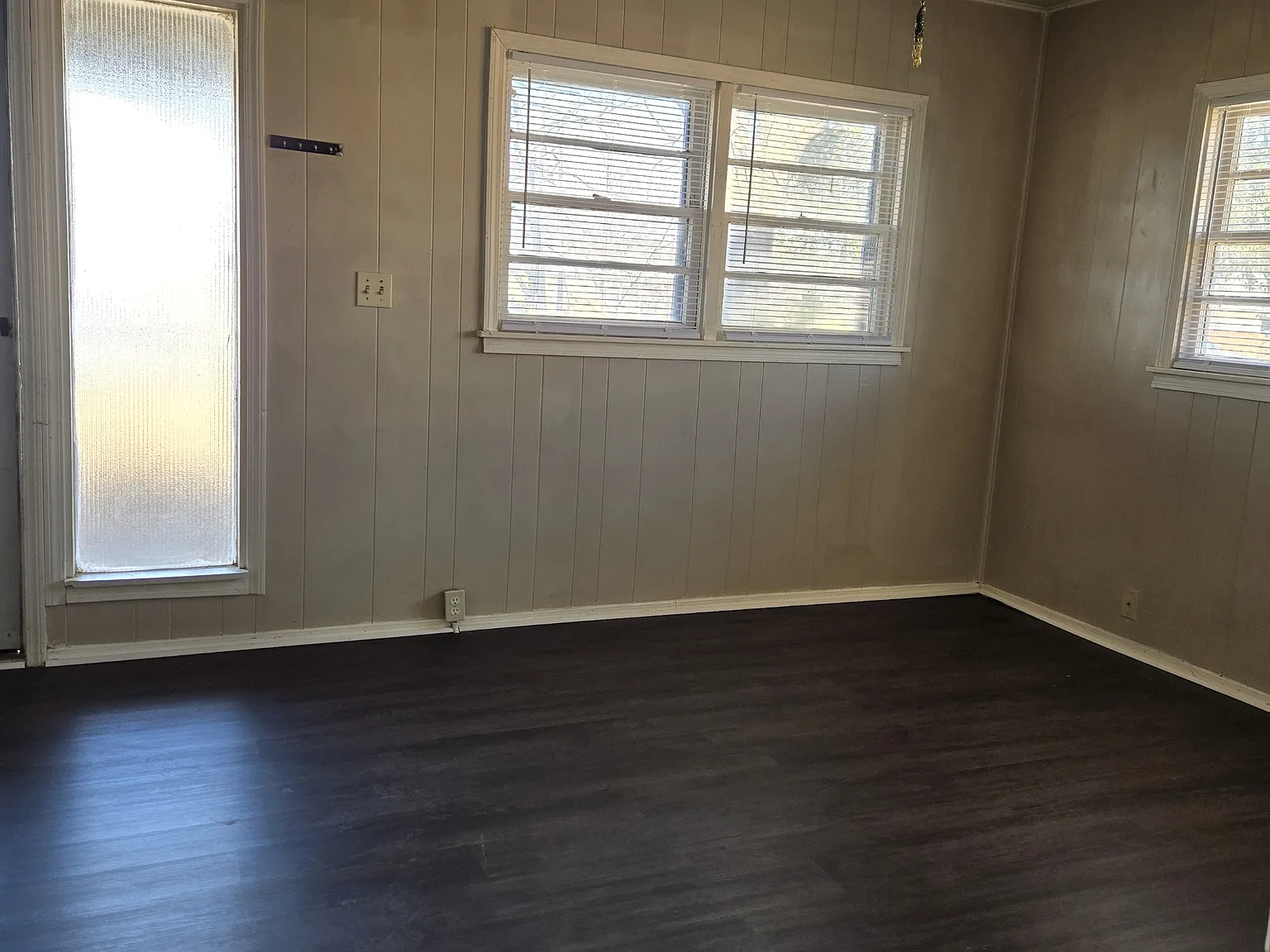1106 East Broadway Street - B — Photo 2
