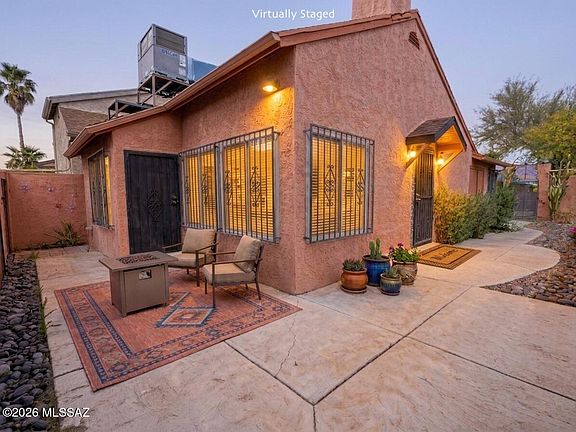 3rd image of 1413 W Calle Plomo