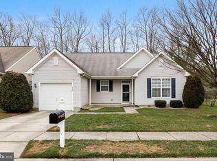 427 Periwinkle Dr, Deptford, NJ 08096