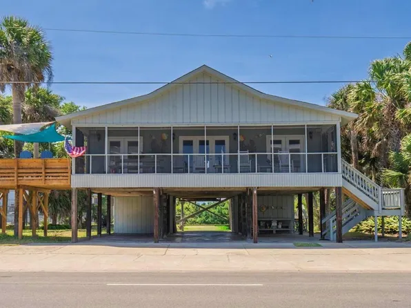 111 Palmetto Blvd, Edisto Island, SC 29438