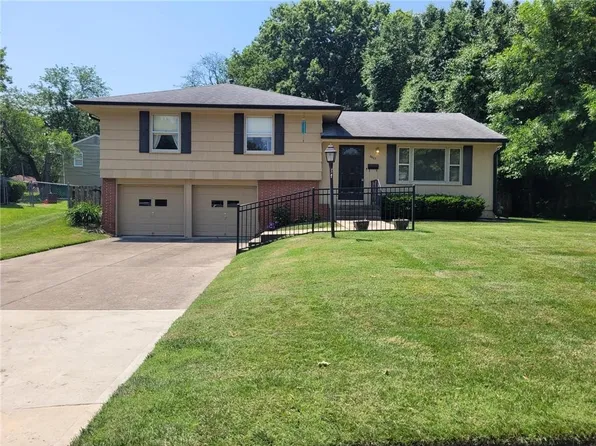 8603 E 85th St, Raytown, MO 64138