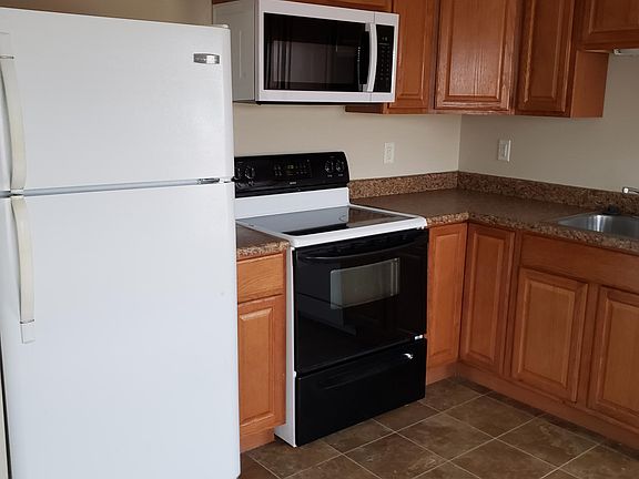 2nd image of 224 Broadway E #D