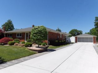 16218 Helen St, Southgate, MI 48195