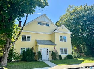 15 Prospect St, Essex, CT 06426