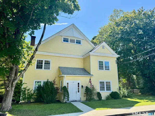 15 Prospect St, Essex, CT 06426