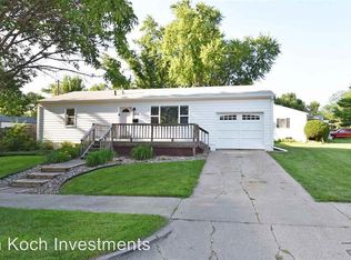 3204 E 24th St, Sioux Falls, SD 57103