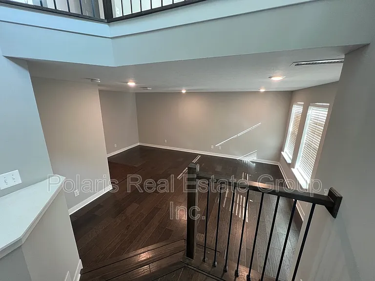 329 Wakefield Way — Photo 2