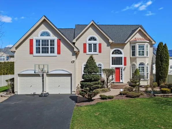 4 Bernadette Cir, Monmouth Junction, NJ 08852